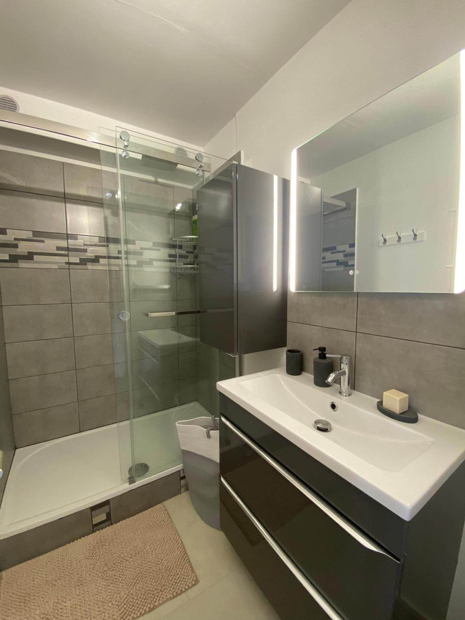 Etablissement 3 Etoiles Avec Ascenseur, 3 Appartements Lumineux Vue Port Avec Balcon, 200M De La Mer, Wifi Fibre, Tous Service Inclus Dieppe Exteriör bild