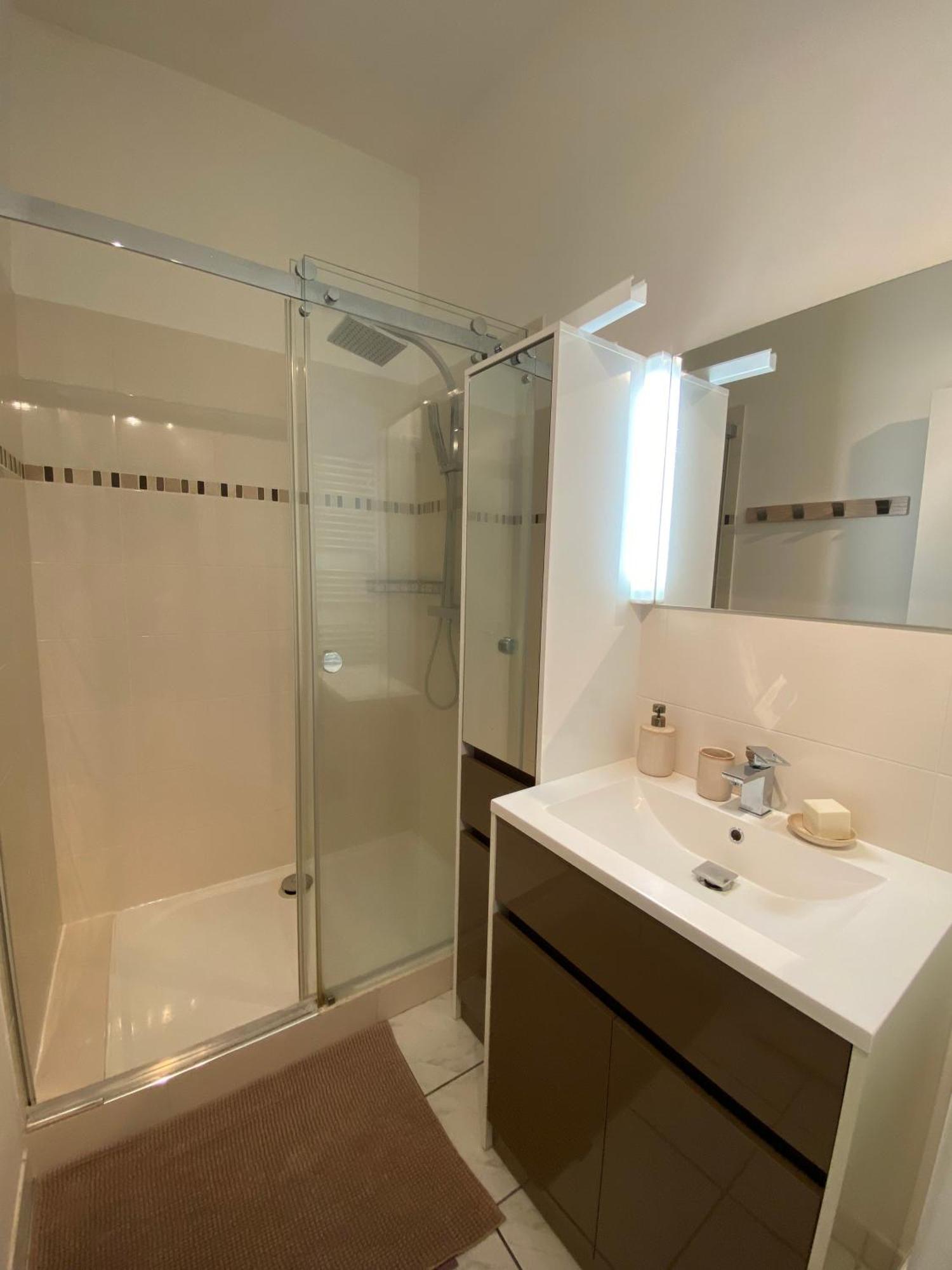 Etablissement 3 Etoiles Avec Ascenseur, 3 Appartements Lumineux Vue Port Avec Balcon, 200M De La Mer, Wifi Fibre, Tous Service Inclus Dieppe Exteriör bild